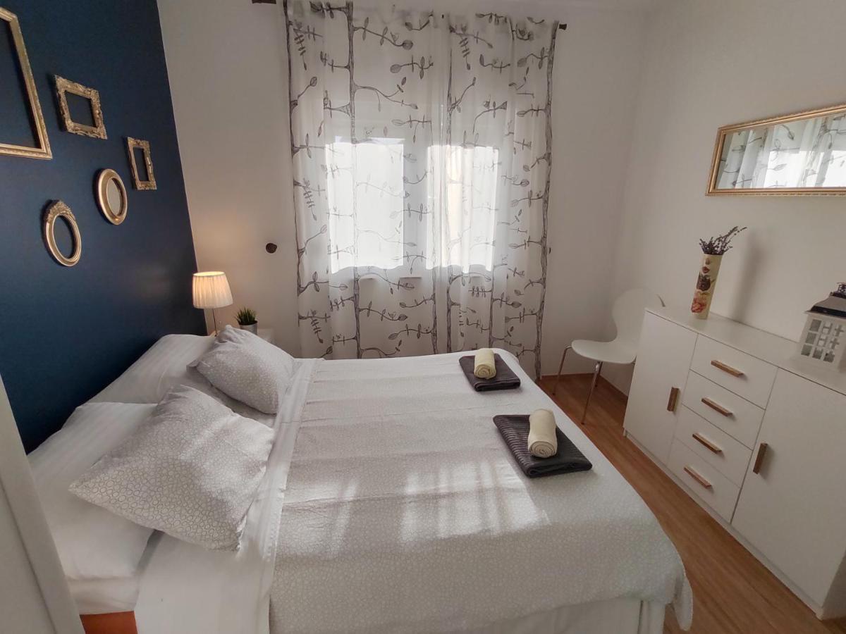 Apartments Karla I Ivano Mandre Extérieur photo