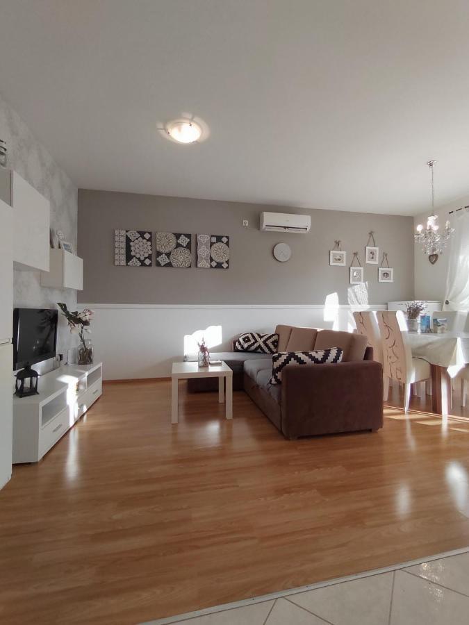 Apartments Karla I Ivano Mandre Extérieur photo
