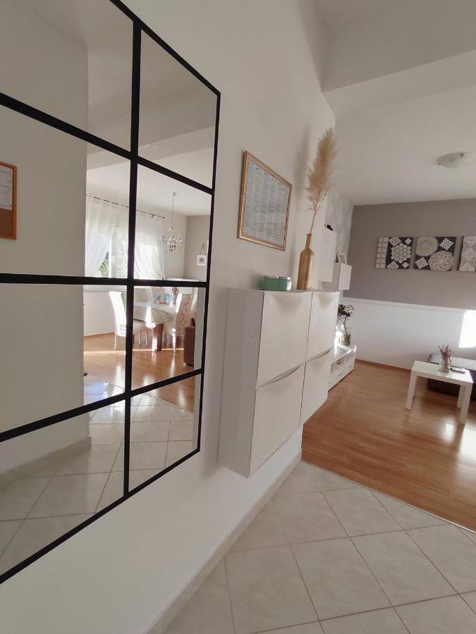 Apartments Karla I Ivano Mandre Extérieur photo